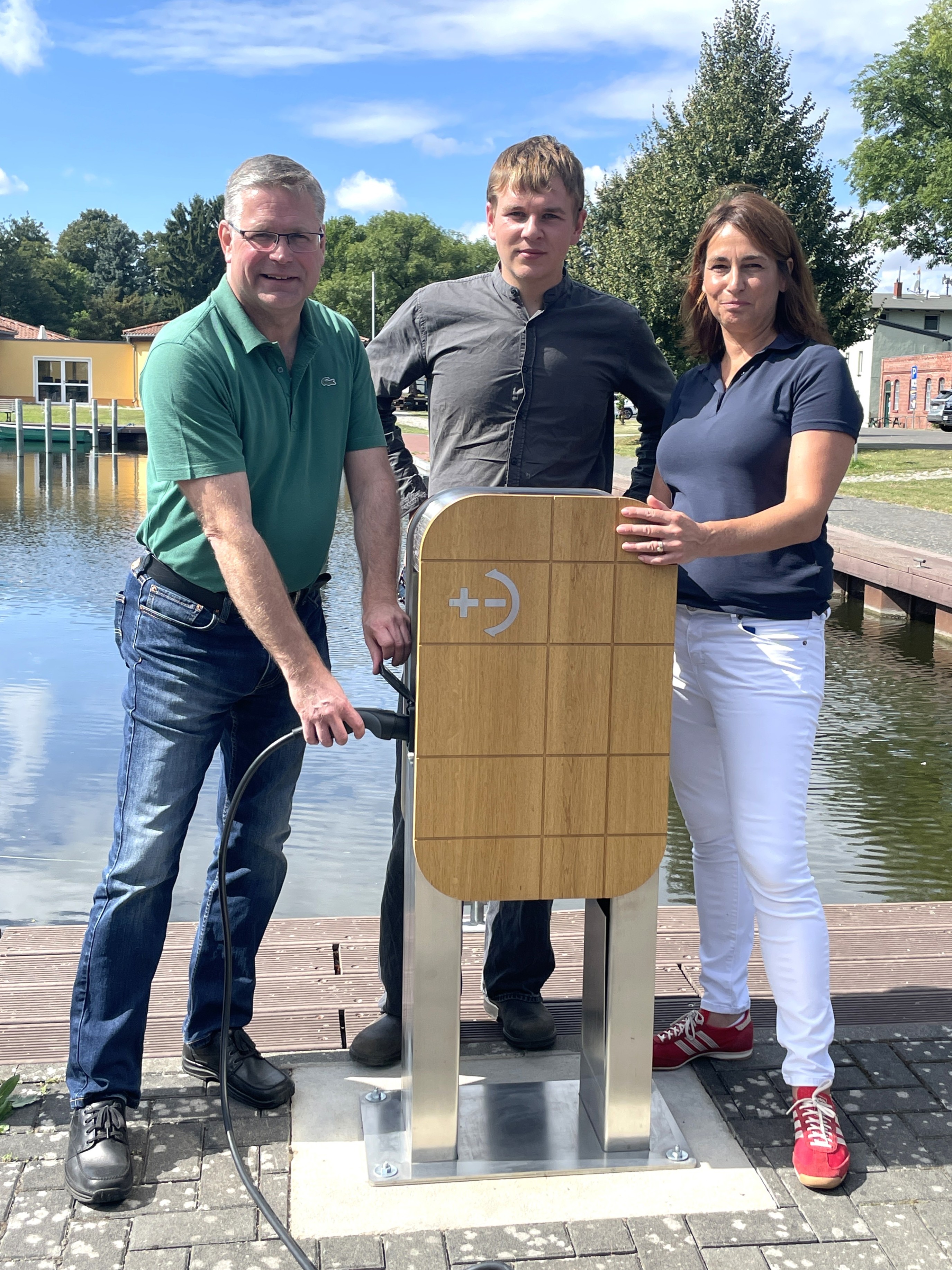 Inbetriebnahme der Ladesäule im Stadthafen Liebenwalde am 31.08.2026 - Foto: WInTO