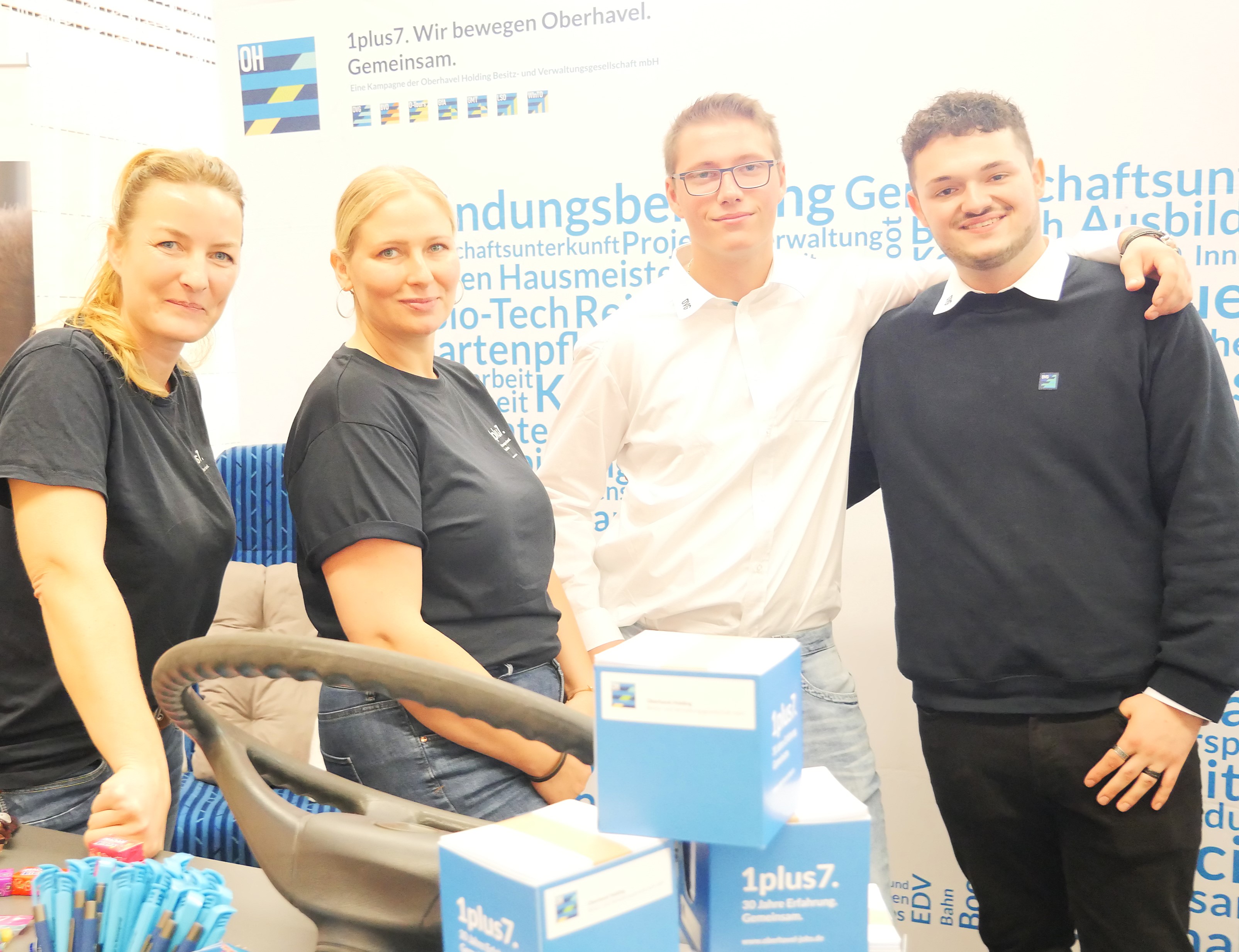 Zwei Frauen und zwei Männer am OHBV-Messestand (Foto: OHBV/Fussan)